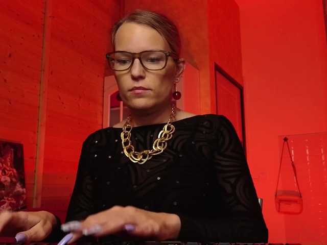 sweeteve050's BongaCams show and profile