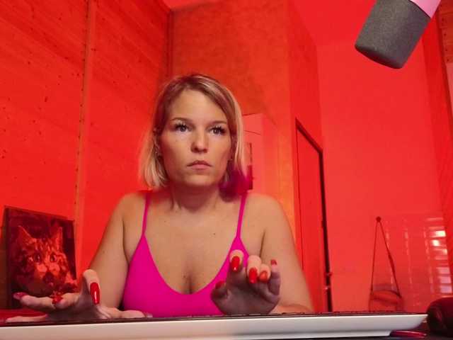 sweeteve050's BongaCams show and profile