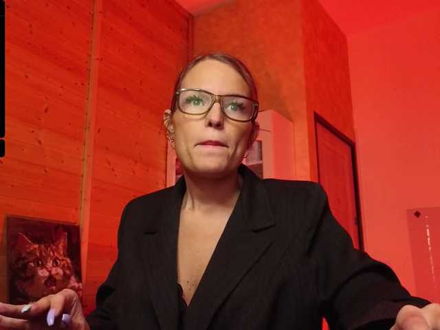 sweeteve050's BongaCams show and profile
