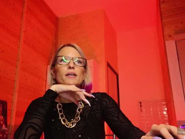 sweeteve050's BongaCams show and profile