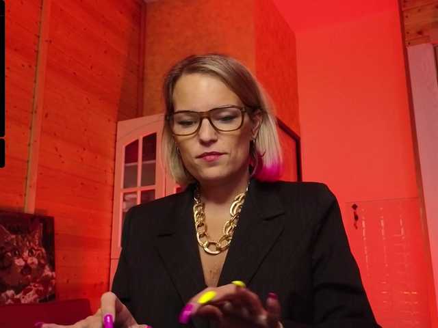 sweeteve050's BongaCams show and profile