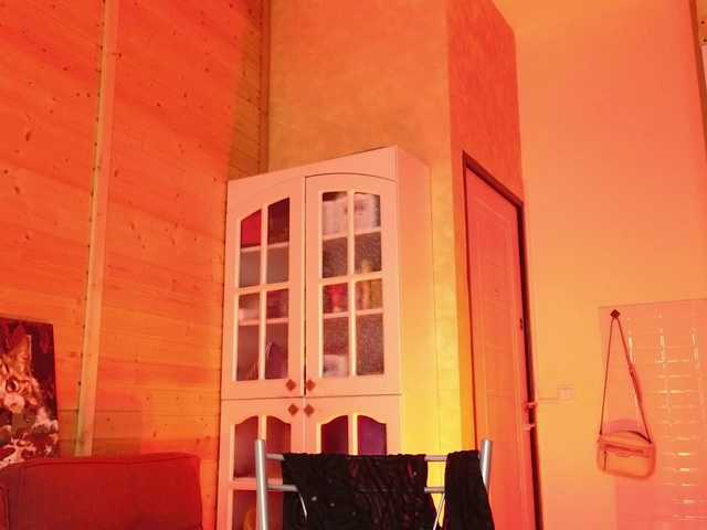 sweeteve050's BongaCams show and profile