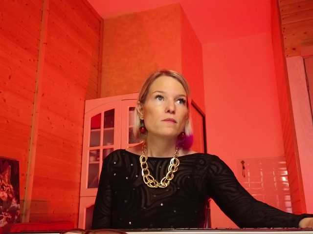 sweeteve050's BongaCams show and profile