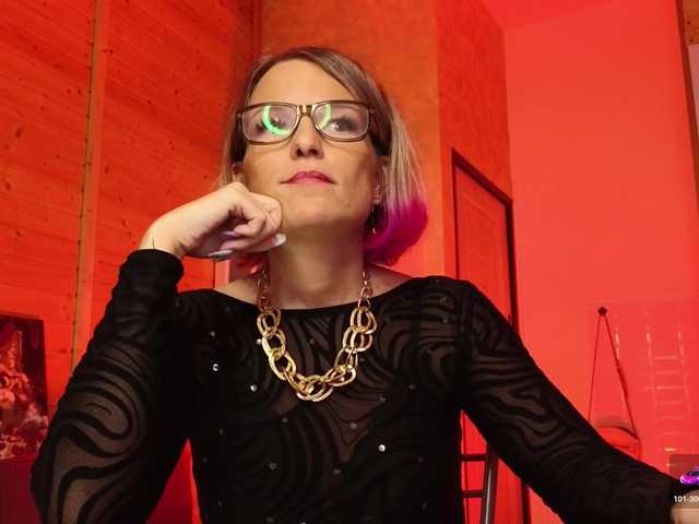 sweeteve050's BongaCams show and profile