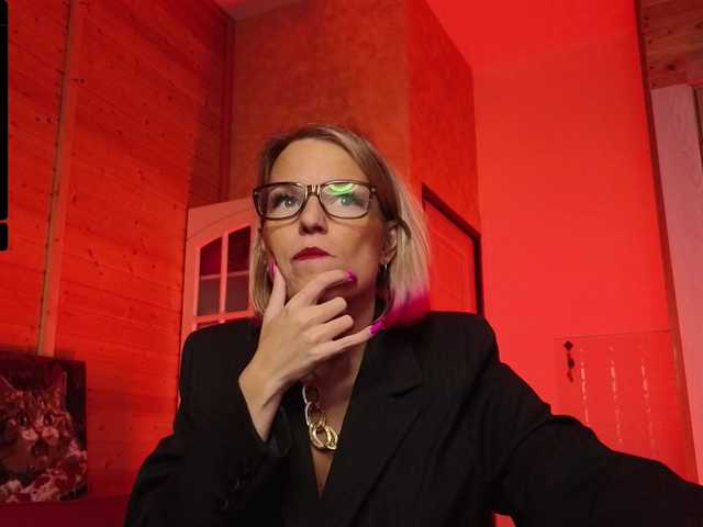 sweeteve050's BongaCams show and profile