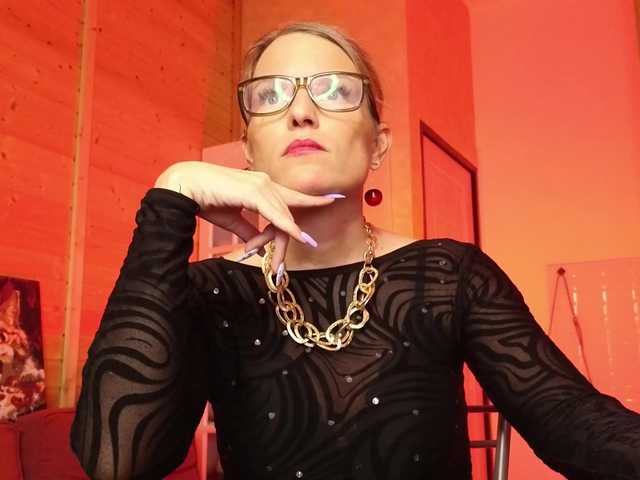 sweeteve050's BongaCams show and profile