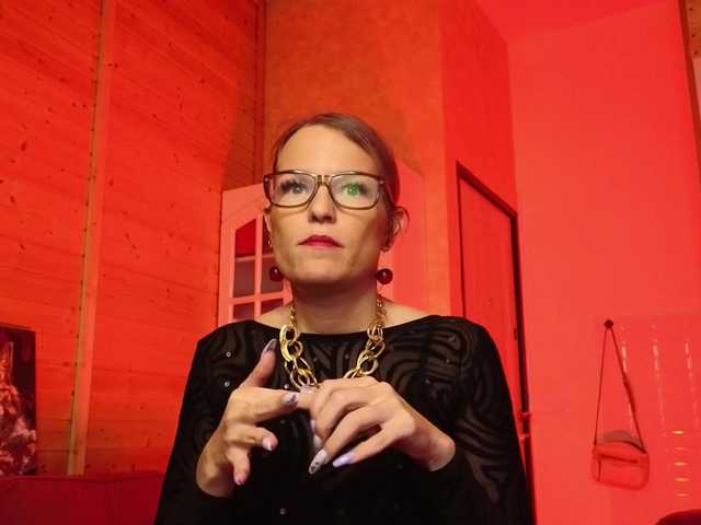 sweeteve050's BongaCams show and profile