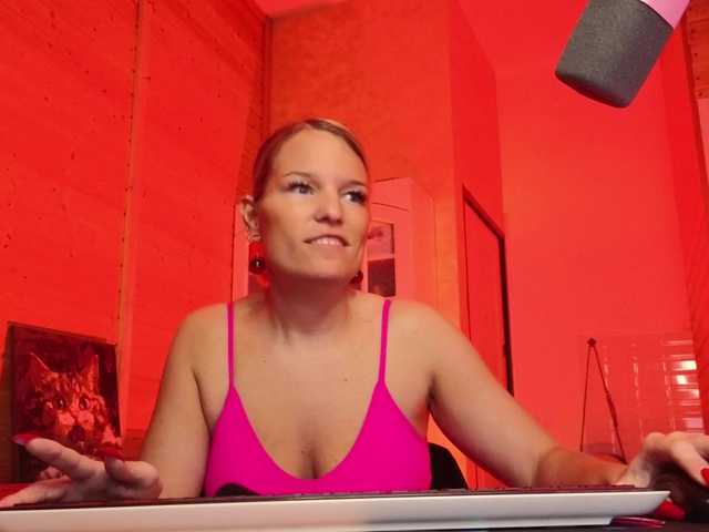 sweeteve050's BongaCams show and profile