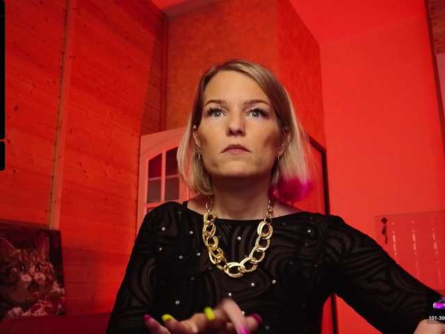 sweeteve050's BongaCams show and profile