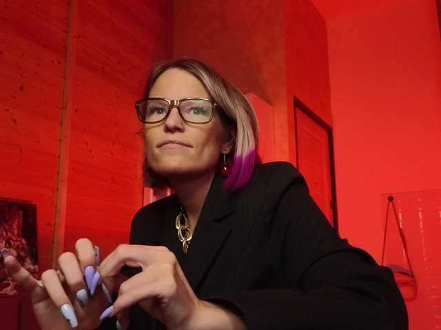 sweeteve050's BongaCams show and profile