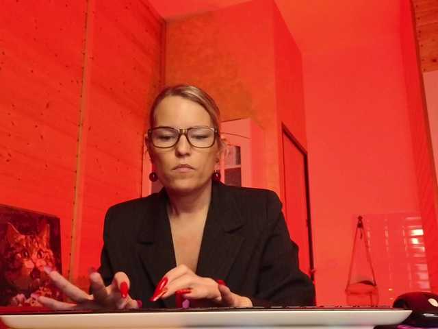 sweeteve050's BongaCams show and profile