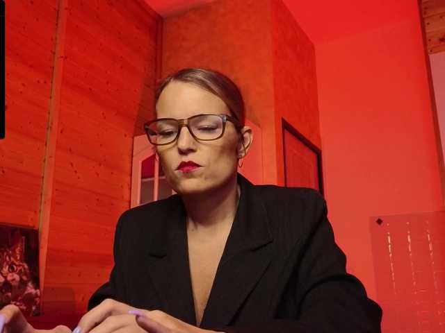 Findom_Lady_Shine webcam