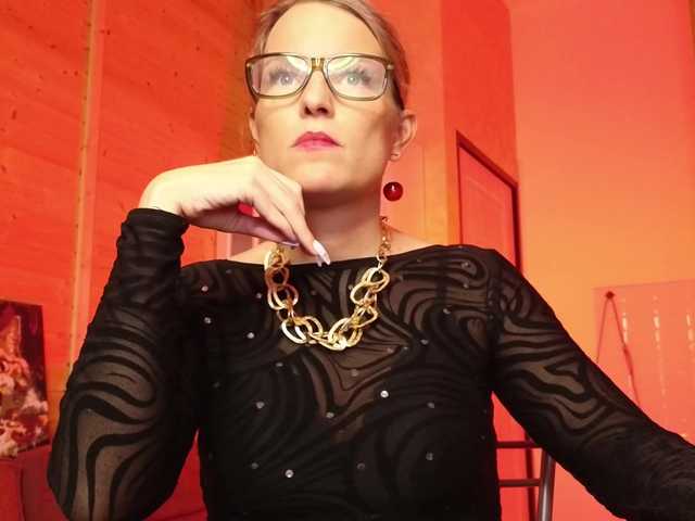 sweeteve050's BongaCams show and profile