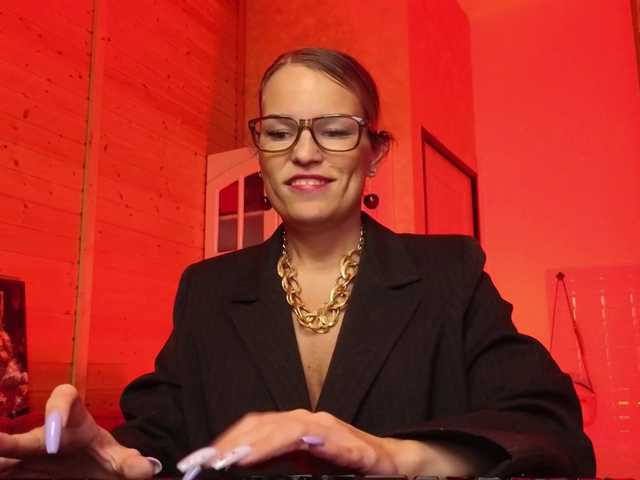 Preview of findom_lady_shine