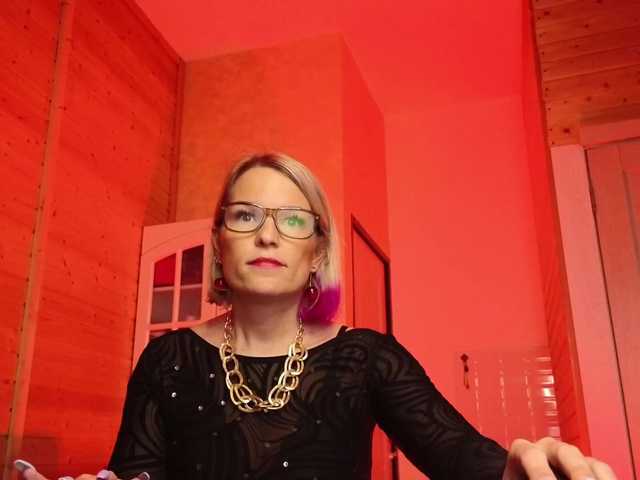 sweeteve050's BongaCams show and profile