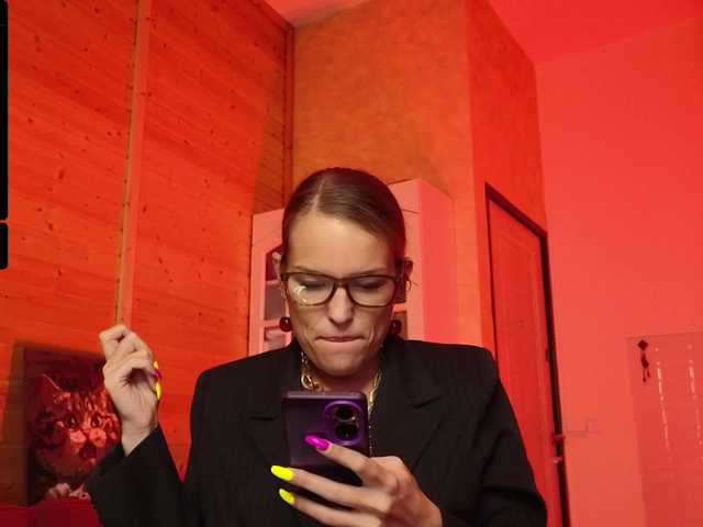 sweeteve050's BongaCams show and profile