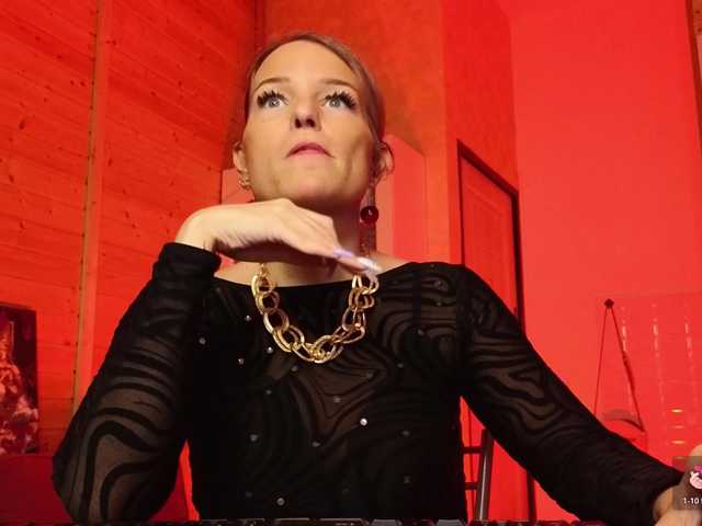 sweeteve050's BongaCams show and profile