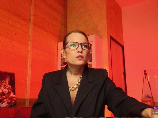 sweeteve050's BongaCams show and profile