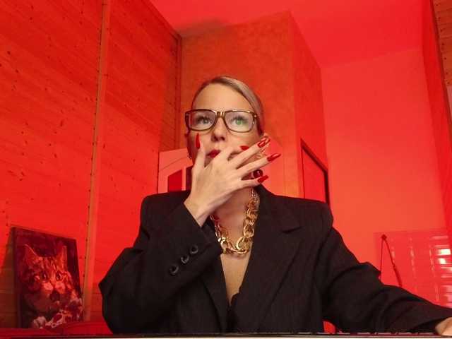 sweeteve050's BongaCams show and profile