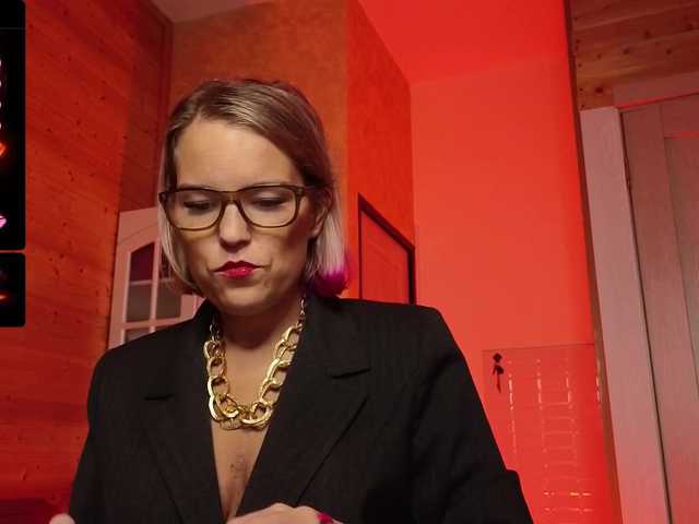 sweeteve050's BongaCams show and profile