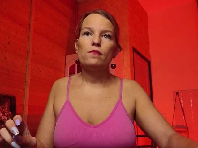 sweeteve050's BongaCams show and profile