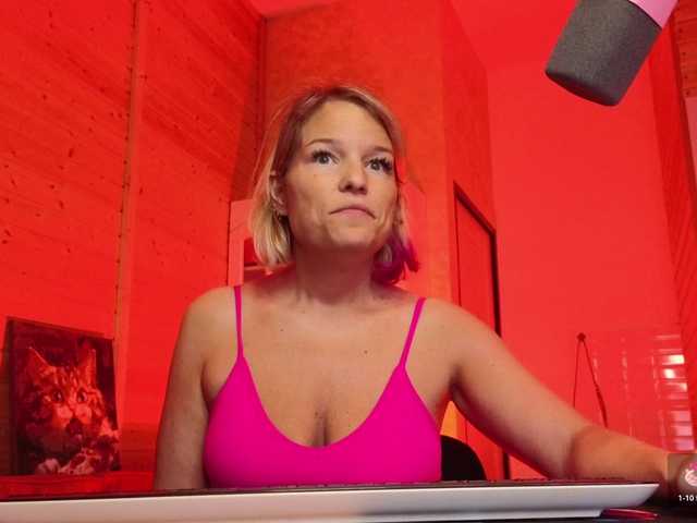 sweeteve050's BongaCams show and profile