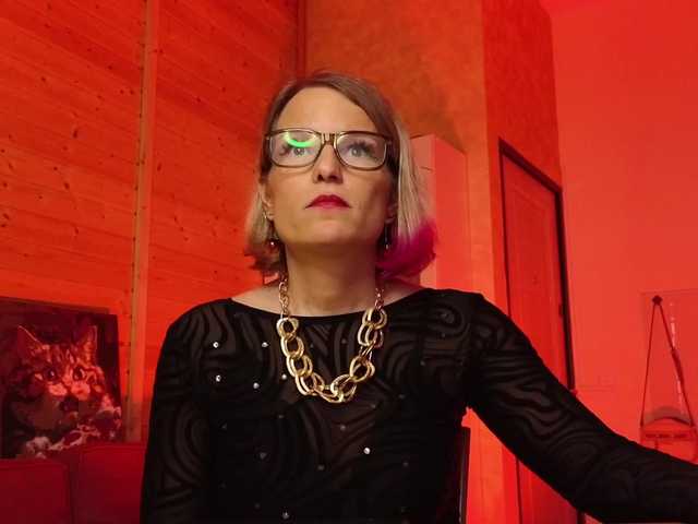 sweeteve050's BongaCams show and profile