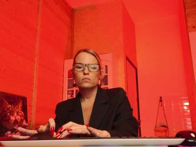 sweeteve050's BongaCams show and profile