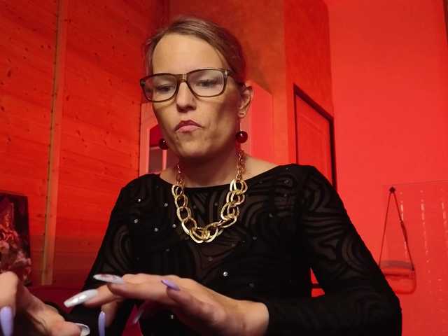 sweeteve050's BongaCams show and profile