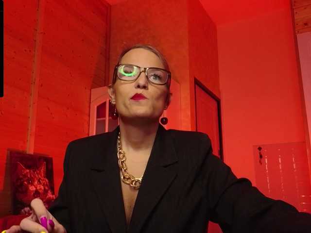 sweeteve050's BongaCams show and profile