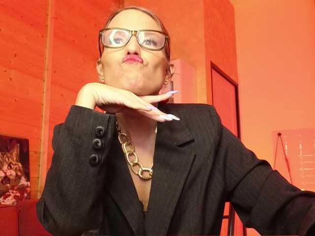 sweeteve050's BongaCams show and profile