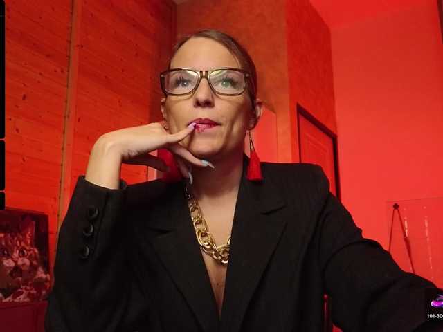 sweeteve050's BongaCams show and profile