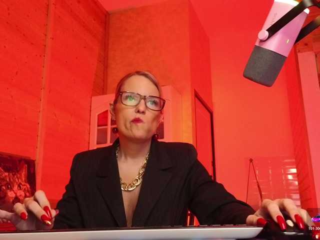 sweeteve050's BongaCams show and profile