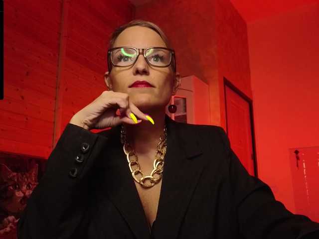 sweeteve050's BongaCams show and profile