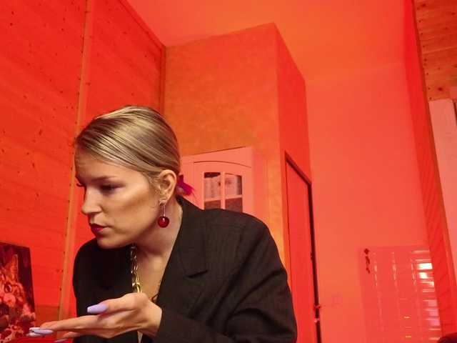 sweeteve050's BongaCams show and profile