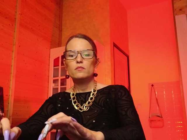 Findom_Lady_Shine webcam