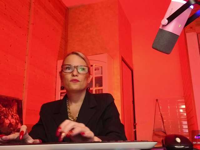 sweeteve050's BongaCams show and profile