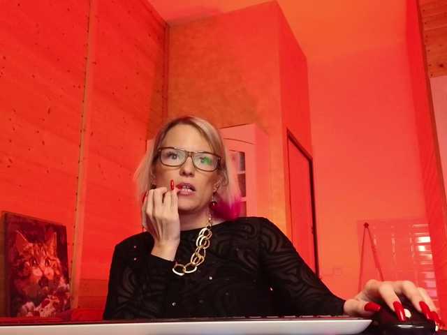 sweeteve050's BongaCams show and profile