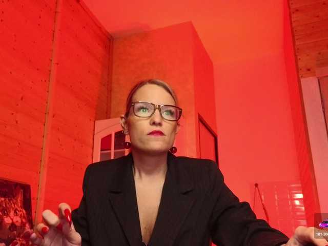 sweeteve050's BongaCams show and profile