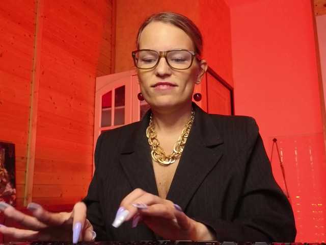 sweeteve050's BongaCams show and profile