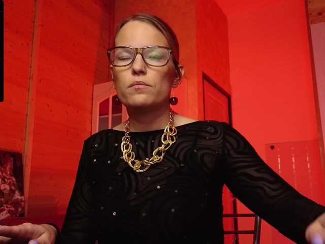 sweeteve050's BongaCams show and profile