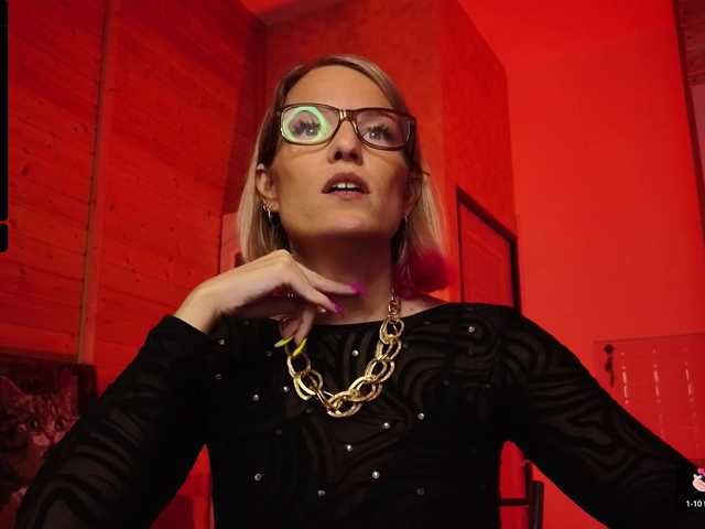 sweeteve050's BongaCams show and profile