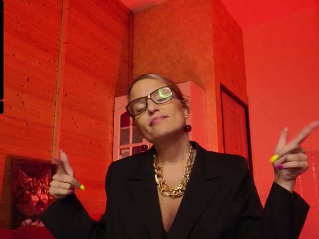 sweeteve050's BongaCams show and profile