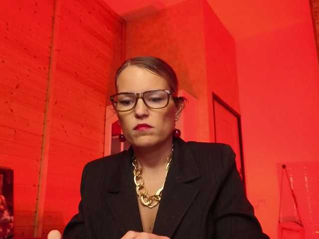 sweeteve050's BongaCams show and profile