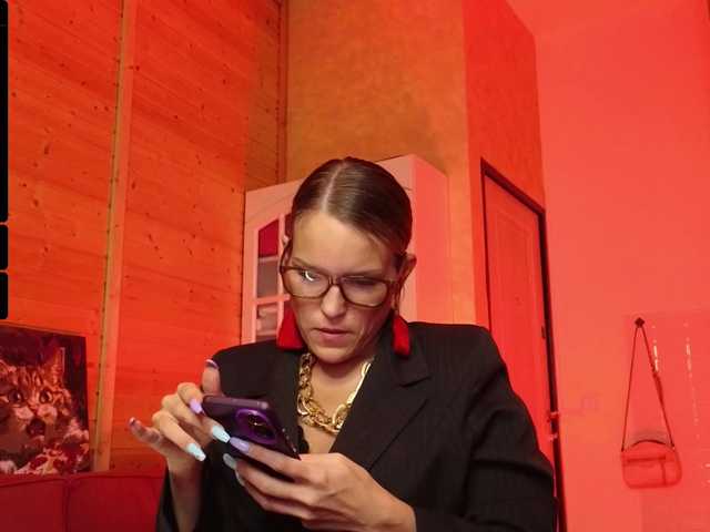 sweeteve050's BongaCams show and profile