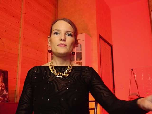 sweeteve050's BongaCams show and profile