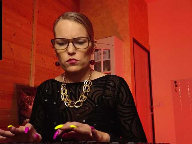 sweeteve050's BongaCams show and profile