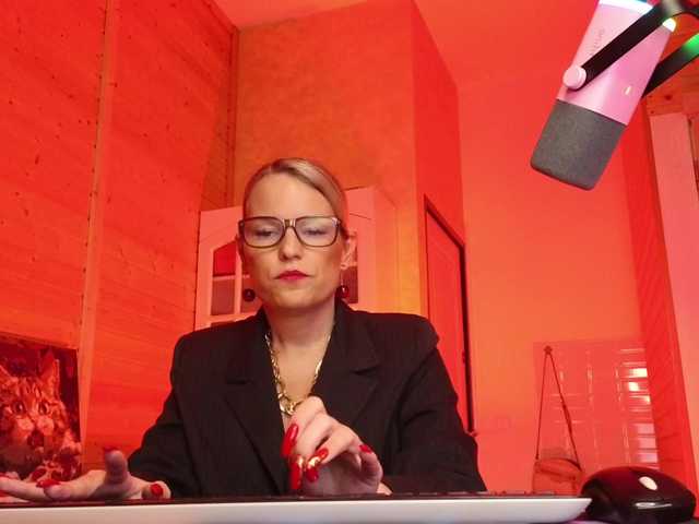 sweeteve050's BongaCams show and profile