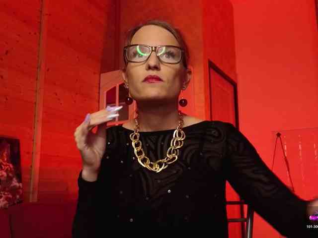 Findom_Lady_Shine webcam