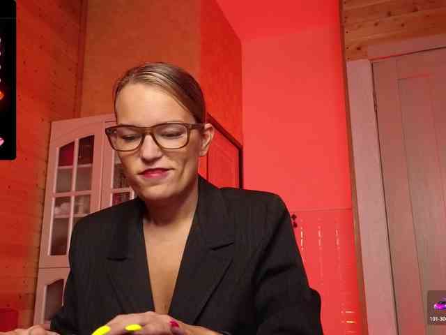 Findom_Lady_Shine webcam